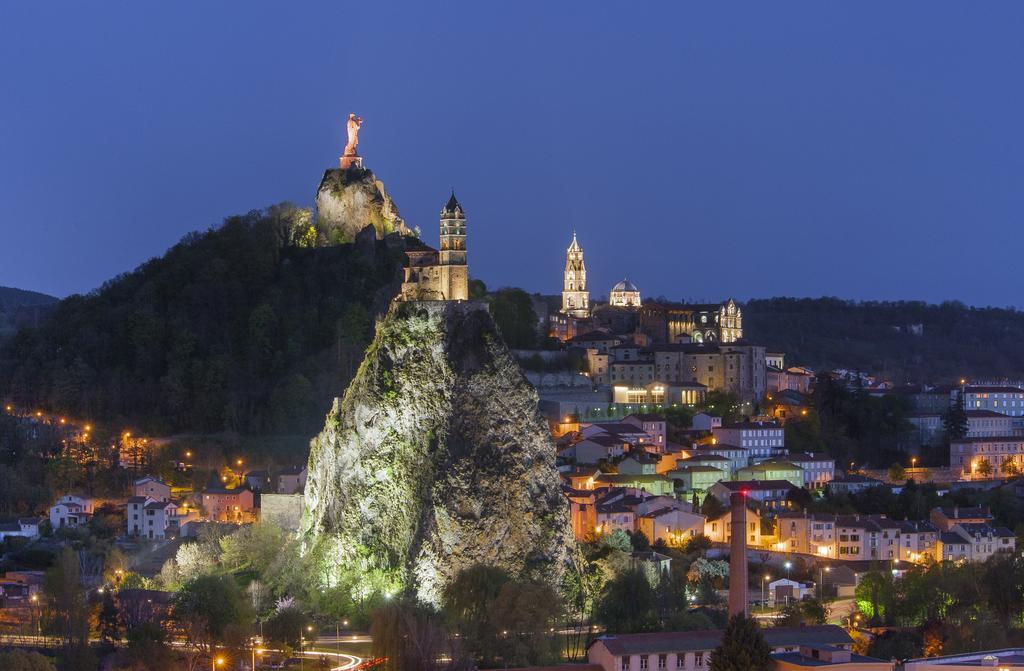 Hotel Des Capucins Le Puy-en-Velay Exterior foto